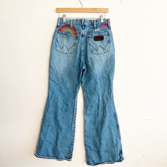 Wrangler Limited Edition Embroidered White Oak High Flare Jean - Picture 1 of 7